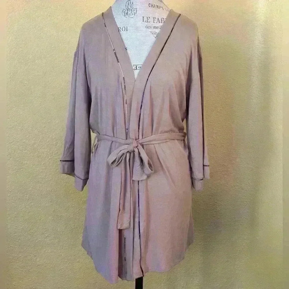 Hale Bob Short Robe With Tie Belt In Doeskin Size XS New With Tag! - Picture 2 of 7